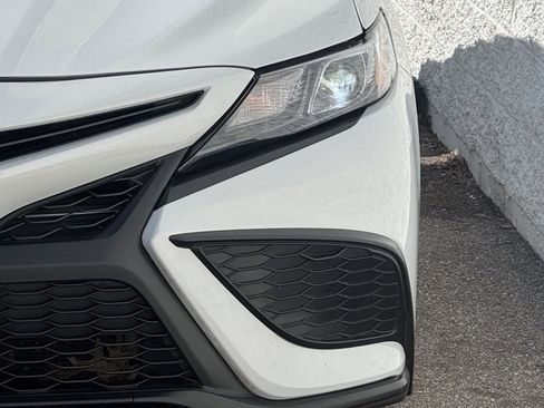 Used 2023 Toyota Camry SE image 6