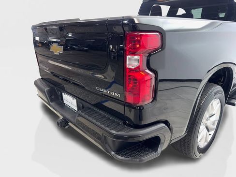 Used 2023 Chevrolet Silverado 1500 Custom RWD image 18
