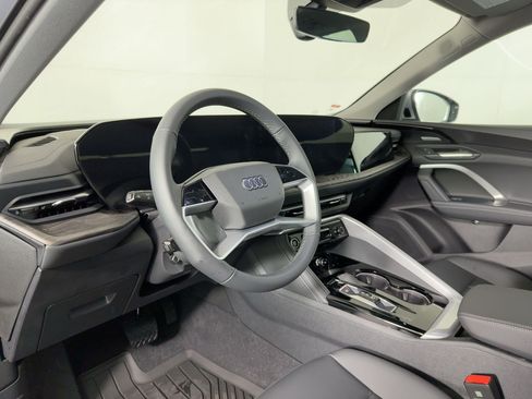 New 2025 Audi Q5 Premium Plus image 3