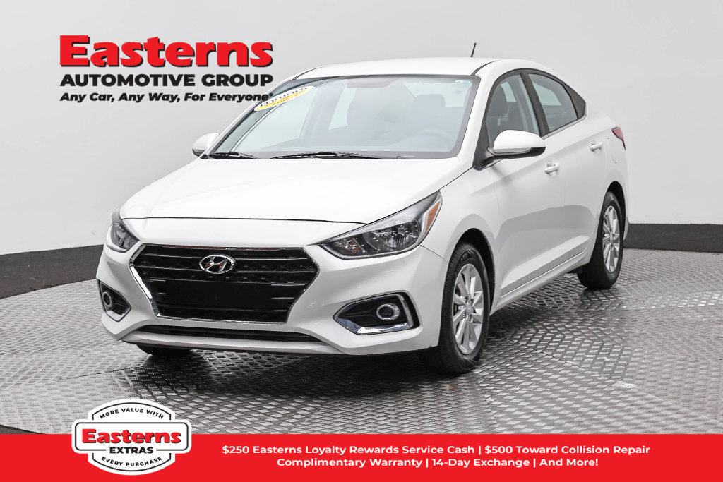 Used 2022 Hyundai Accent SEL FWD image 1
