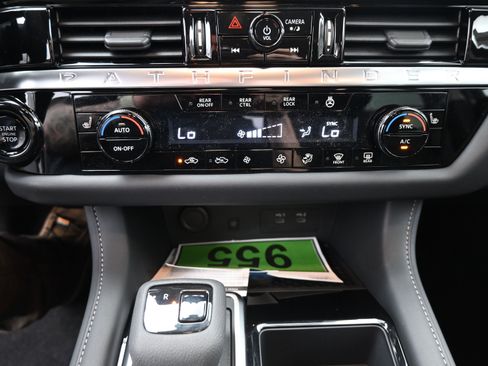 New 2026 Nissan Pathfinder SL FWD image 17