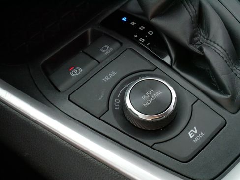 Used 2024 Toyota RAV4 SE AWD/4WD image 24