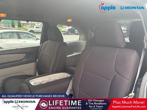 Used 2016 Honda Odyssey SE image 5