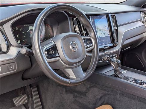 Used 2019 Volvo XC60 T5 Inscription w/ Protection Package Premier FWD image 10
