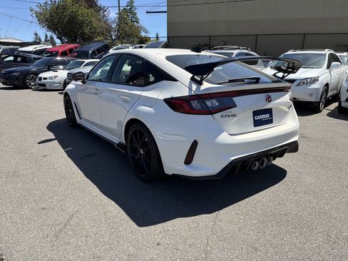 Used 2024 Honda Civic Type R image 2