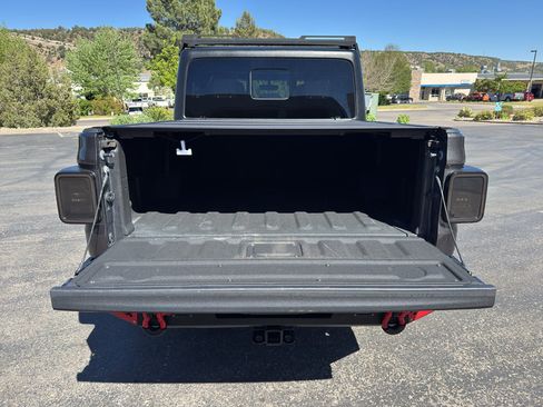 Used 2023 Jeep Gladiator Sport AWD/4WD image 11