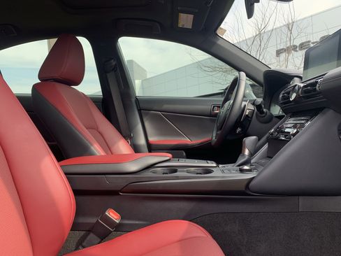 Certified 2025 Lexus IS 350 F Sport image 35