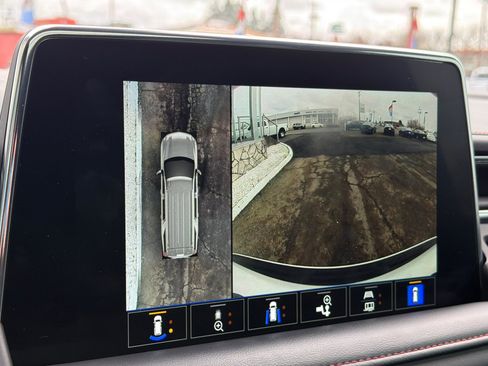 Used 2022 Chevrolet Suburban RST w/ Luxury Package image 19