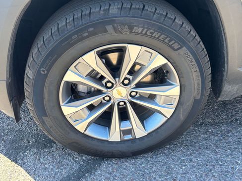 Used 2025 Chevrolet Equinox LT image 30