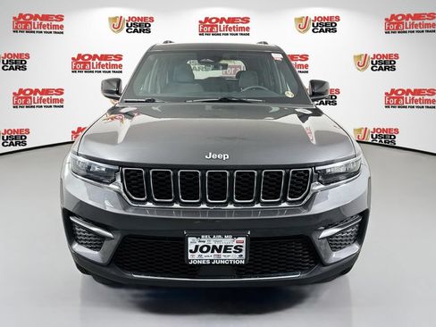 Used 2025 Jeep Grand Cherokee Laredo X AWD/4WD image 12