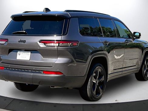 Used 2021 Jeep Grand Cherokee L Laredo RWD image 9