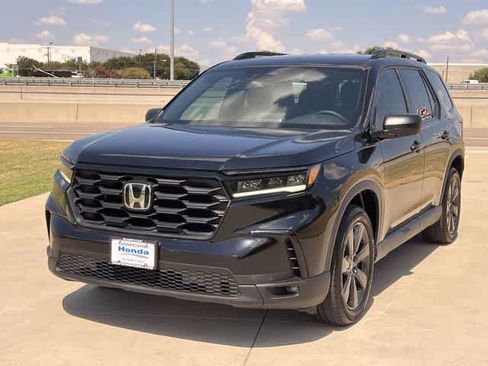 Certified 2025 Honda Pilot Sport image 2