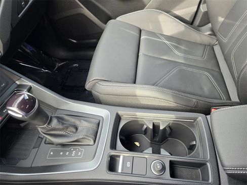 New 2025 Audi Q3 2.0T Premium image 24