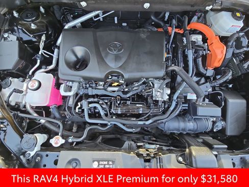 Used 2022 Toyota RAV4 XLE Premium image 39