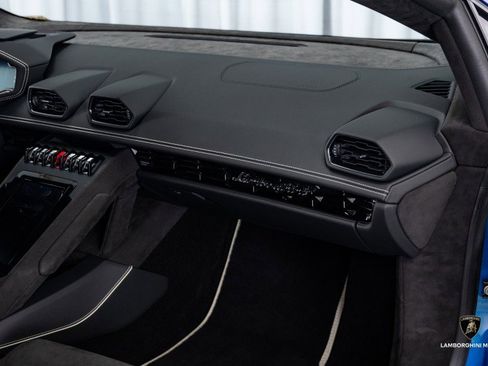 Used 2024 Lamborghini Huracan Sterrato image 47