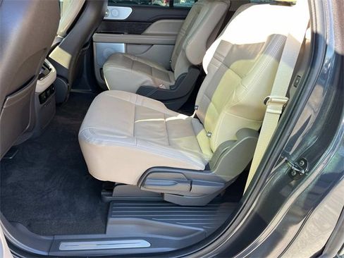 Used 2023 Lincoln Navigator L Reserve image 9