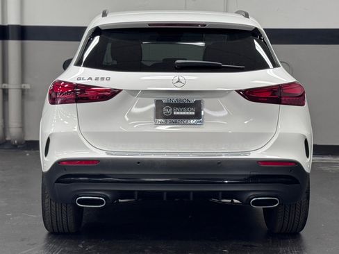 Used 2025 Mercedes-Benz GLA 250 image 11