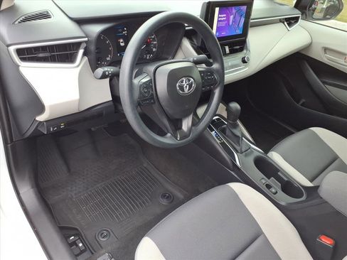 Used 2024 Toyota Corolla LE FWD image 6