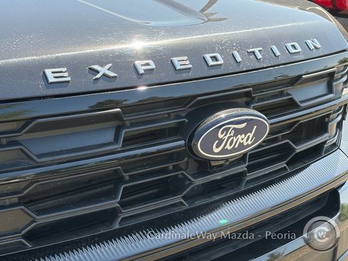 Used 2025 Ford Expedition Max Active AWD/4WD image 9