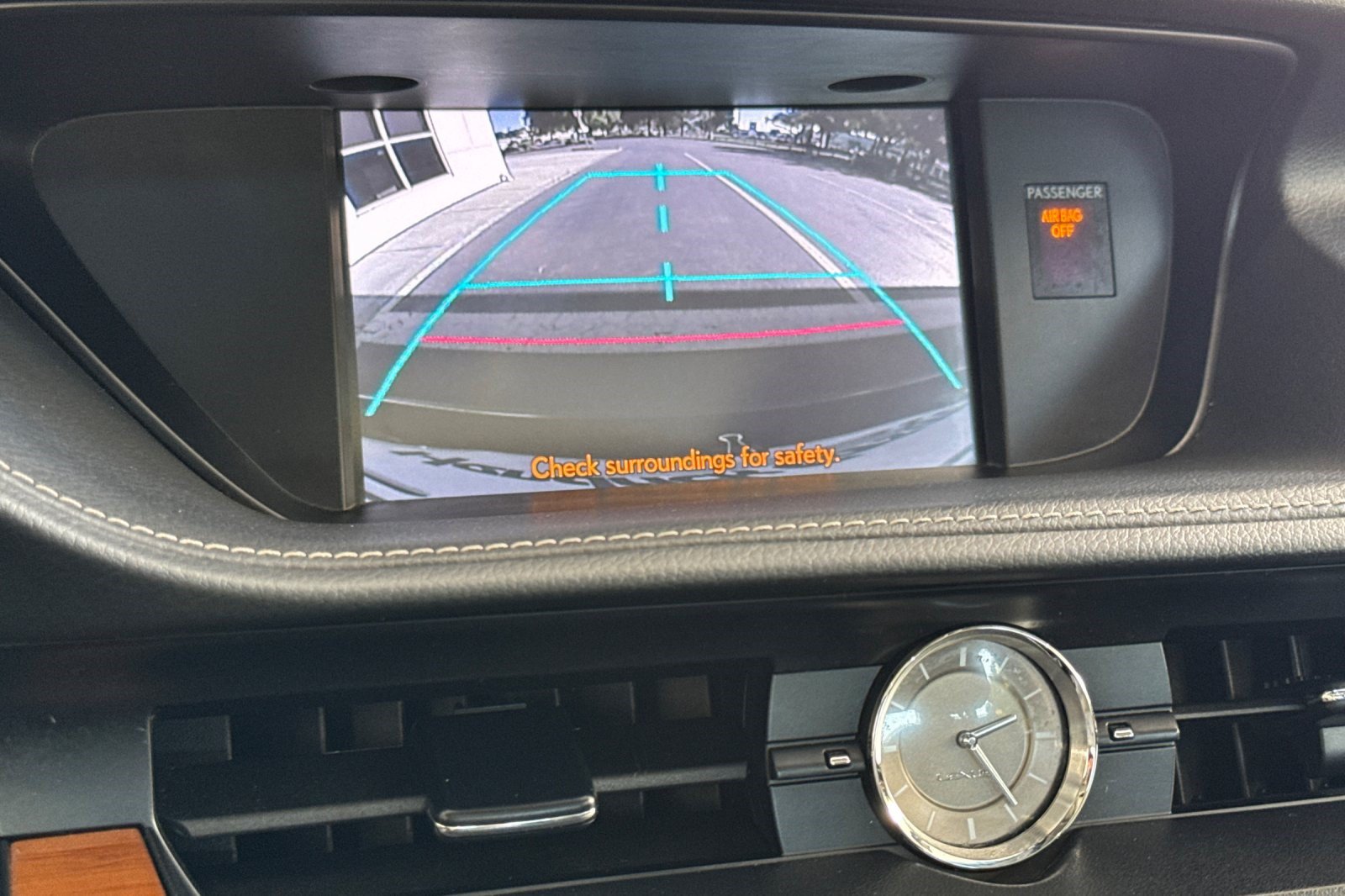 Used 2014 Lexus ES 300h w/ Luxury Package w/Bamboo Trim FWD image 25