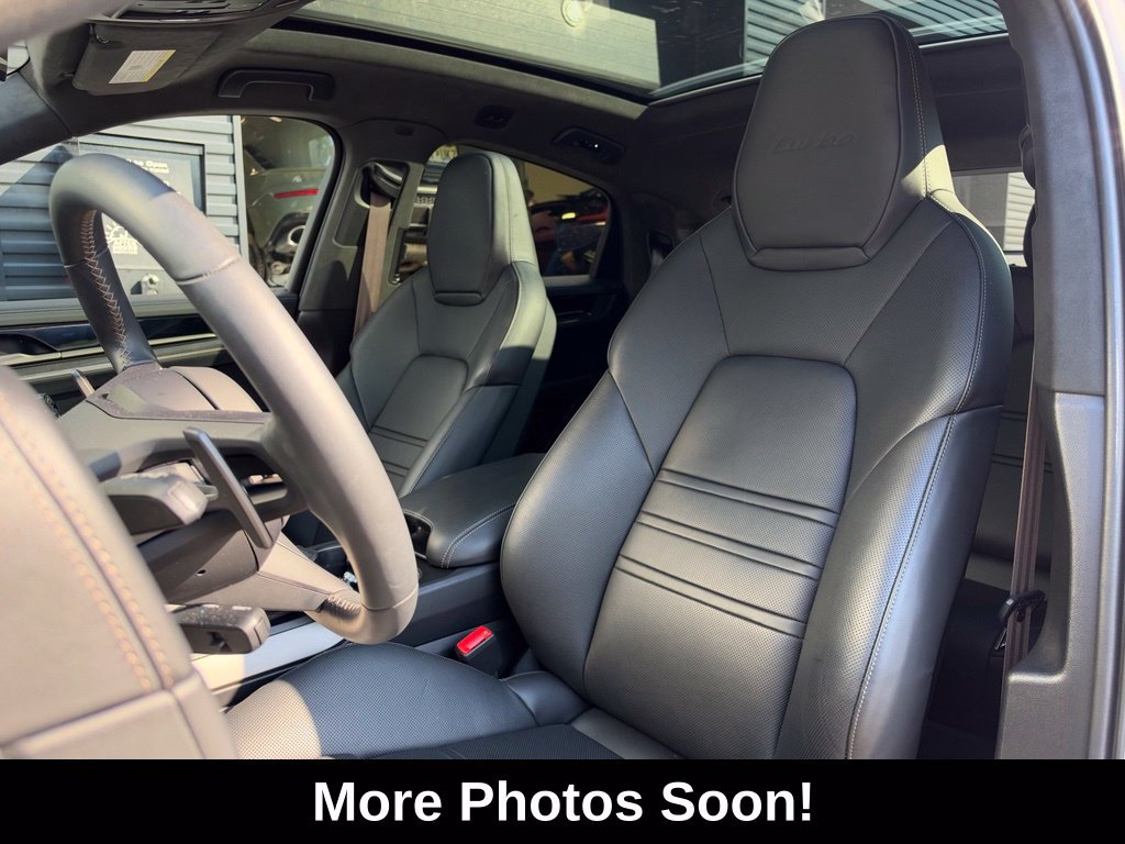 Used 2025 Porsche Cayenne Turbo AWD/4WD image 4