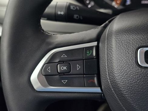 Used 2025 Jeep Compass Limited AWD/4WD image 17