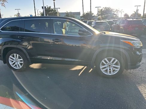Used 2016 Toyota Highlander LE image 27