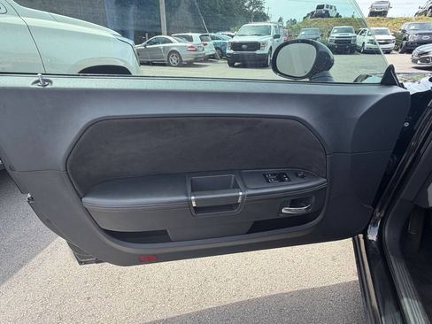 Used 2013 Dodge Challenger SRT8 w/ Harman Kardon Audio Group RWD image 10