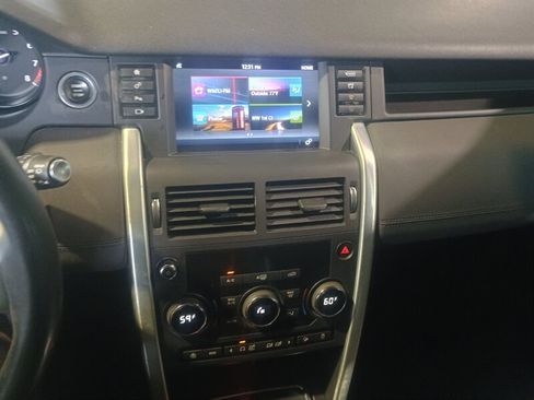 Used 2019 Land Rover Discovery Sport SE image 20