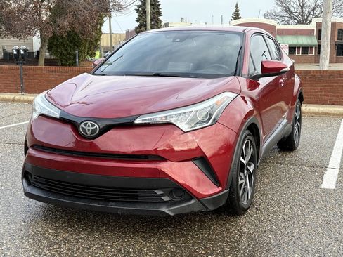 Used 2019 Toyota C-HR XLE image 25