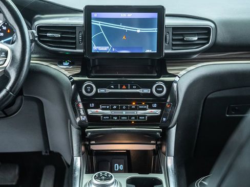 Used 2021 Ford Explorer Limited w/ Equipment Group 301A image 26