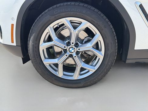 Used 2025 BMW X4 xDrive30i AWD/4WD image 42