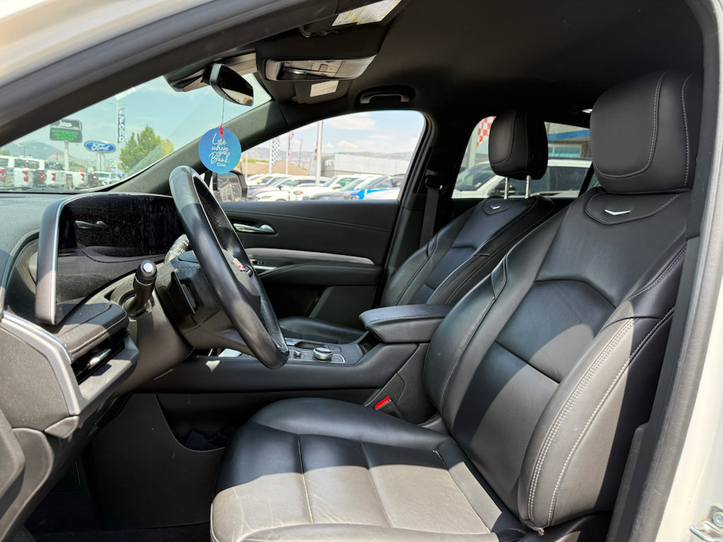 Used 2024 Cadillac XT4 Premium Luxury AWD/4WD image 10