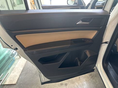 Used 2020 Volkswagen Atlas Cross Sport SE w/ Panoramic Sunroof Package AWD/4WD image 28