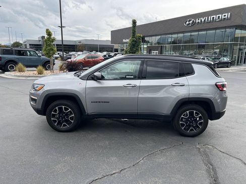 Used 2019 Jeep Compass Trailhawk AWD/4WD image 12