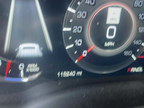 Used 2020 Cadillac Escalade Platinum RWD image 3
