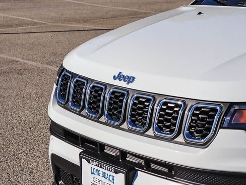 Used 2025 Jeep Compass Sport image 6