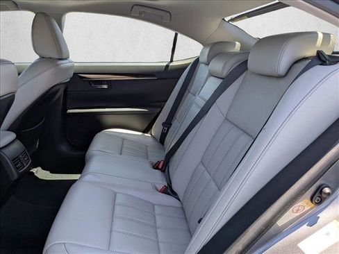 Used 2016 Lexus ES 350 w/ Luxury Package w/Wood Trim FWD image 21