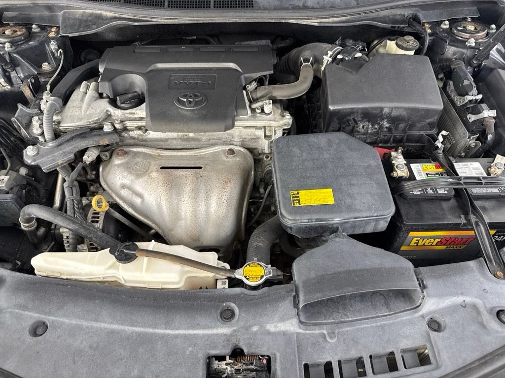 Used 2014 Toyota Camry SE FWD image 19