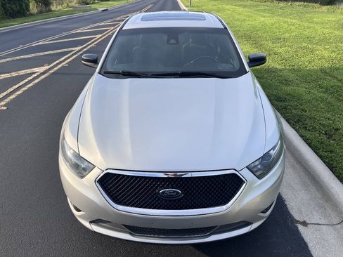Used 2019 Ford Taurus SHO AWD/4WD image 17