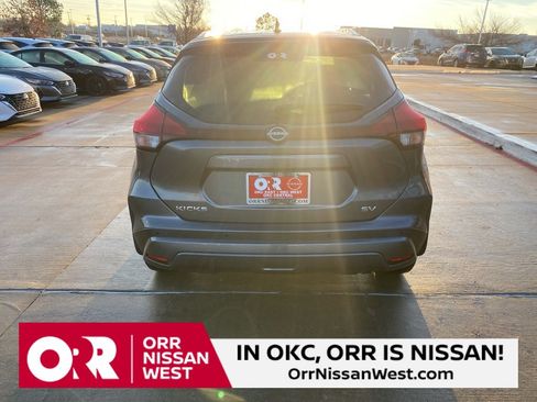 Used 2023 Nissan Kicks SV image 4