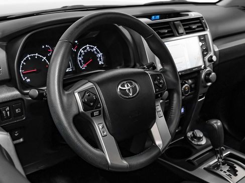 Used 2022 Toyota 4Runner SR5 Premium w/ Moonroof Package image 18