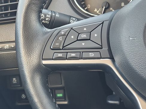 Used 2022 Nissan Rogue Sport SV image 27