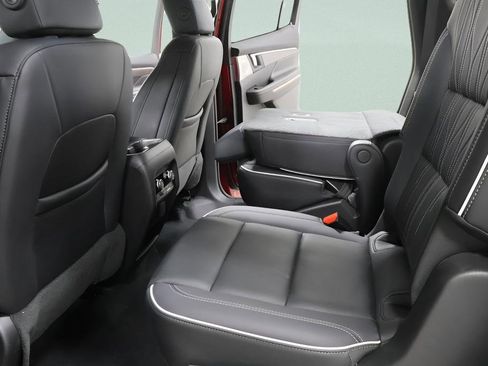 Used 2025 Buick Enclave Avenir w/ Super Cruise Package image 27