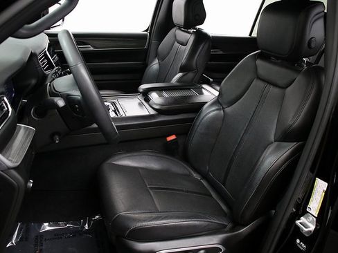 Used 2023 Jeep Wagoneer L Series III w/ Preferred Equipment Group image 9