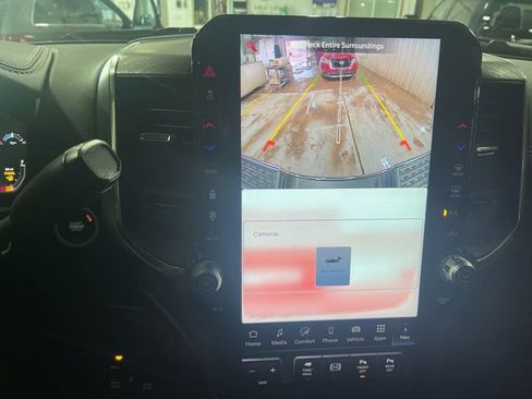 New 2026 RAM 2500 Laramie AWD/4WD image 17