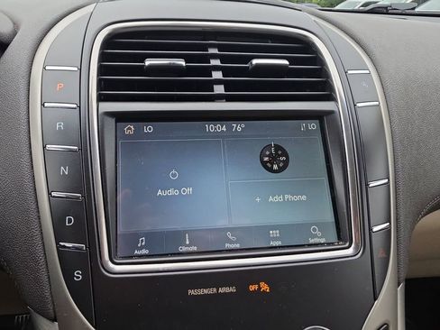 Used 2020 Lincoln Nautilus Premier AWD/4WD image 17