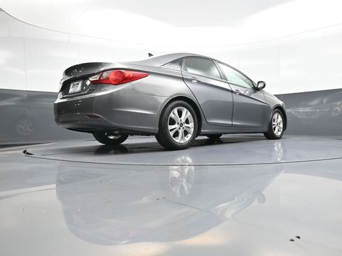 Used 2012 Hyundai Sonata Limited w/ Navigation Pkg image 29