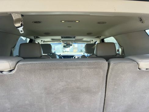 Used 2017 Cadillac Escalade Luxury RWD image 15