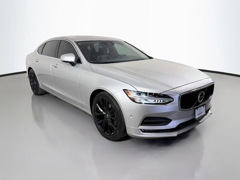 Used 2018 Volvo S90 T5 Momentum w/ Convenience Package FWD image 3